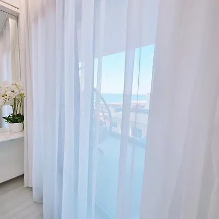 Summer Sea View Apartament *